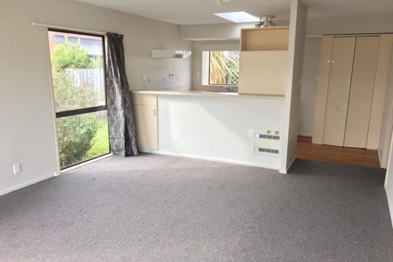 Photo of property in 33j Peverel Street, Riccarton, Christchurch, 8011