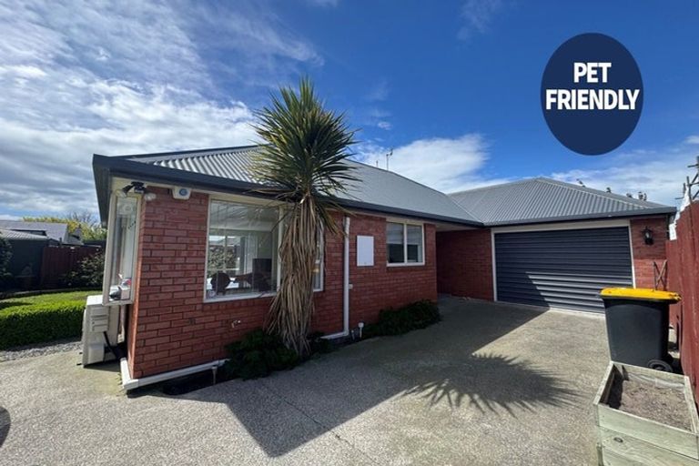 Photo of property in 1/12 Sawyers Arms Road, Northcote, Christchurch, 8052