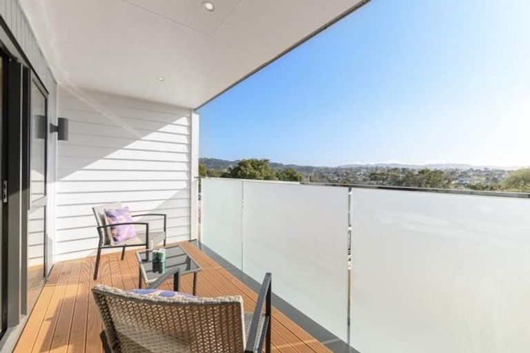 Photo of property in 28 Routley Drive, Glen Eden, Auckland, 0602