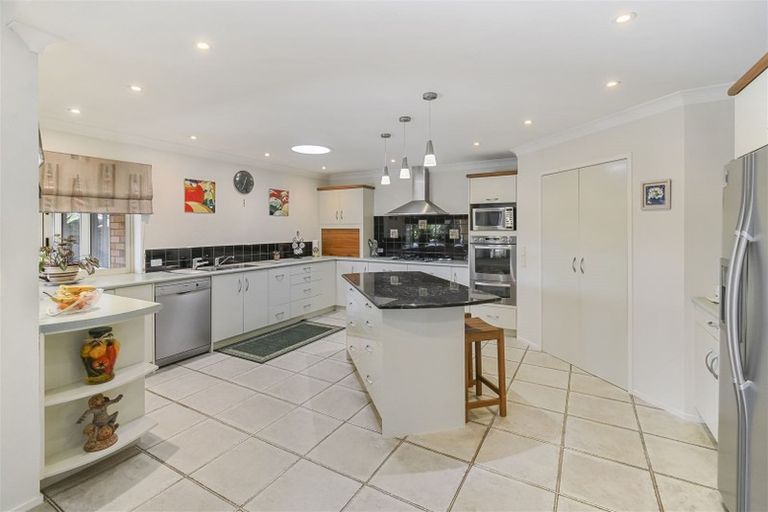 Photo of property in 22 Glencairn Place, Buckland, Pukekohe, 2677