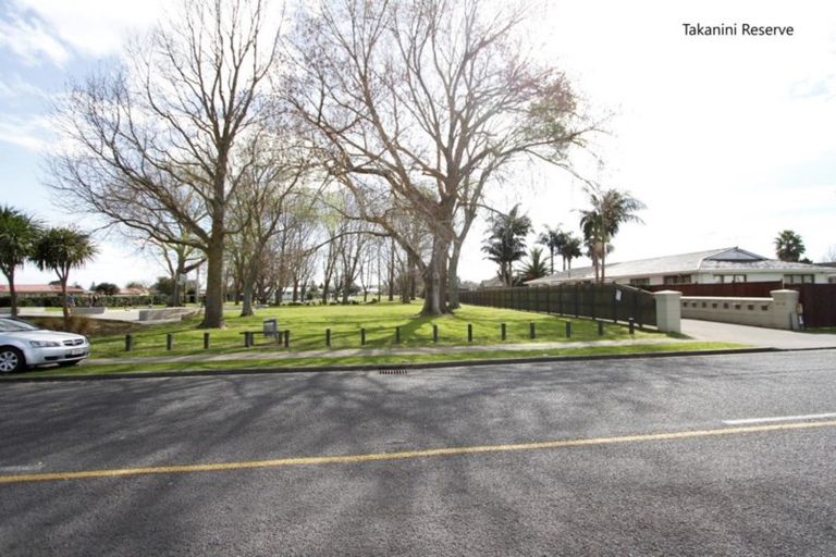 Photo of property in 33 Taka Street, Takanini, 2112