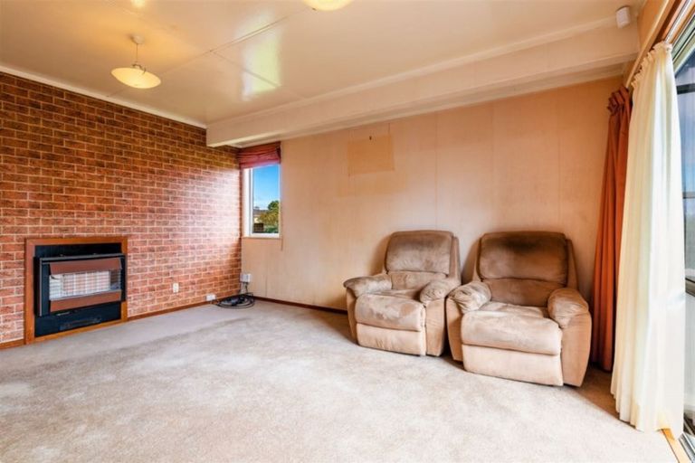 Photo of property in 74 Cranmere Crescent, Mangere East, Auckland, 2024