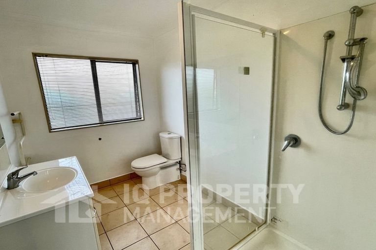 Photo of property in 35 Peninsula Road, Mangere, Auckland, 2022