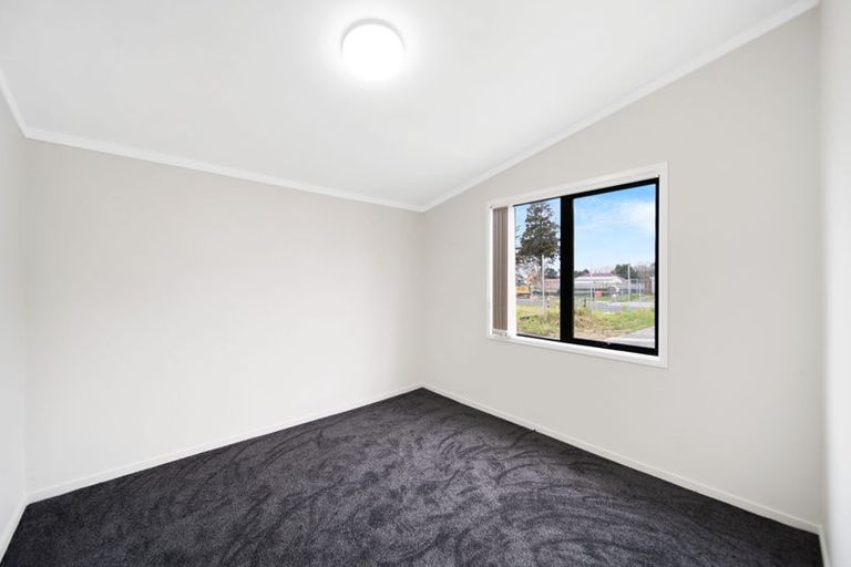 Photo of property in 15 Mayflower Close, Mangere East, Auckland, 2024