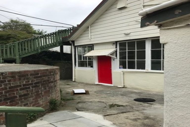 Photo of property in 132 Wallace Street, Mount Cook, Wellington, 6021