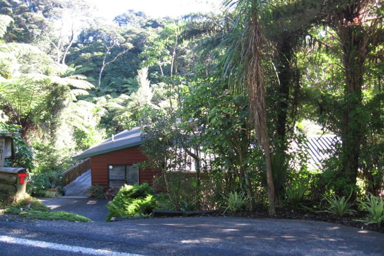 Photo of property in 261 Konini Road, Titirangi, Auckland, 0604