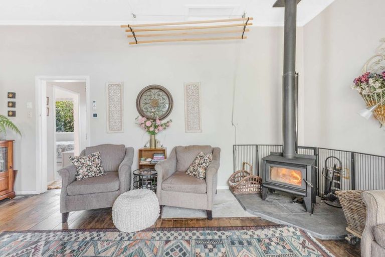 Photo of property in 21 Portia Street, Stratford, 4332