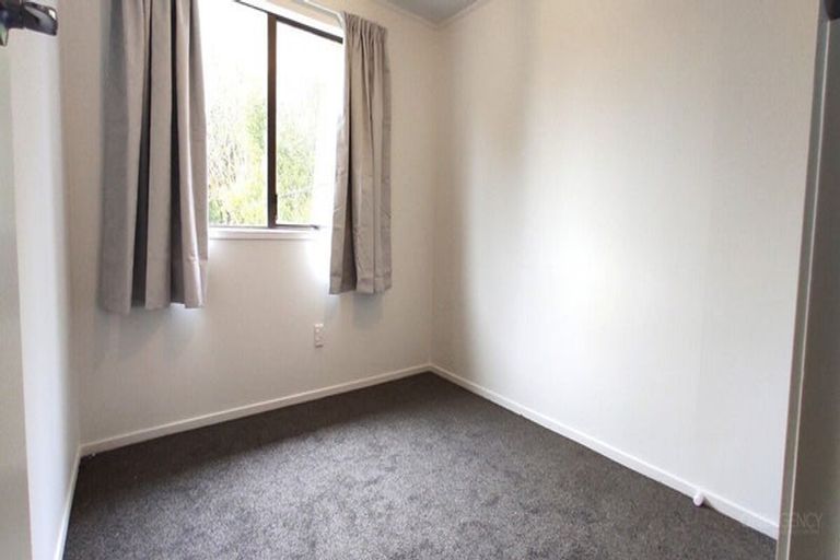 Photo of property in 15 Hydra Place, Glen Eden, Auckland, 0602