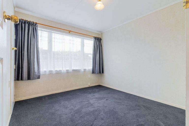Photo of property in 18 Abraham Crescent, Milson, Palmerston North, 4414