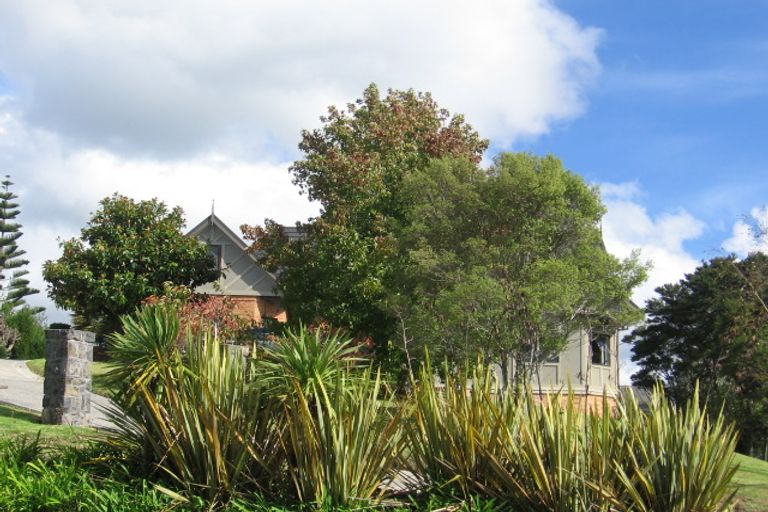 Photo of property in 69 Pleasant Road, Glen Eden, Auckland, 0602
