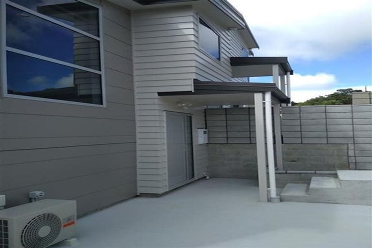 Photo of property in 113u1 Moorefield Road, Johnsonville, Wellington, 6037