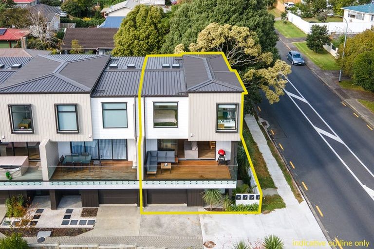 Photo of property in 1/8 Reeves Road, Pakuranga, Auckland, 2010