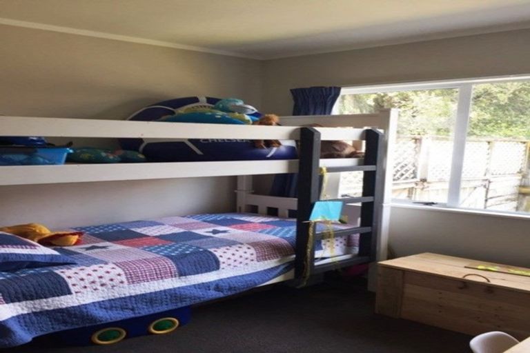 Photo of property in 3 River Road, Te Atatu Peninsula, Auckland, 0610