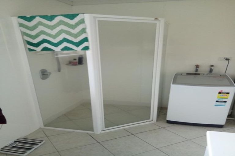 Photo of property in 20 Malmo Place, Massey, Auckland, 0614