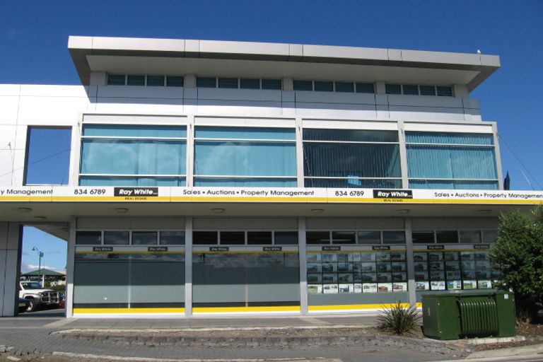 Photo of property in 78 Gunner Drive, Te Atatu Peninsula, Auckland, 0610