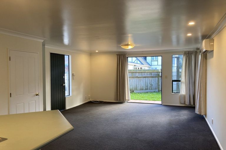 Photo of property in 227 The Parade, Island Bay, Wellington, 6023