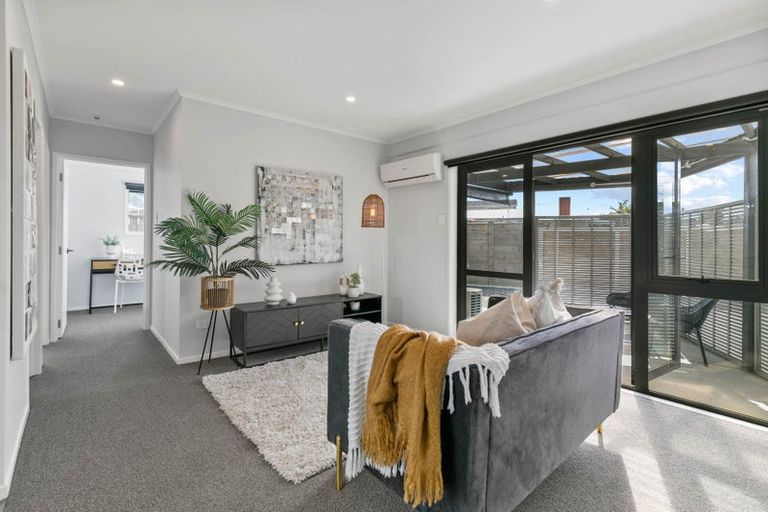 Photo of property in 2a Redwood Drive, Massey, Auckland, 0614