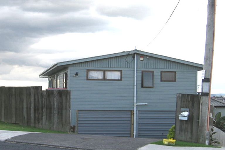 Photo of property in 136 Luckens Road, West Harbour, Auckland, 0618
