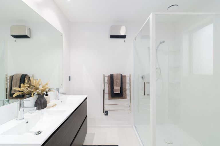 Photo of property in 8a Wychwood Crescent, Bishopdale, Christchurch, 8053