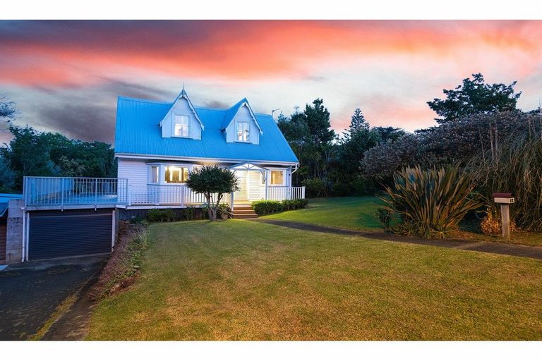 Photo of property in 14a South Lynn Road, Titirangi, Auckland, 0604
