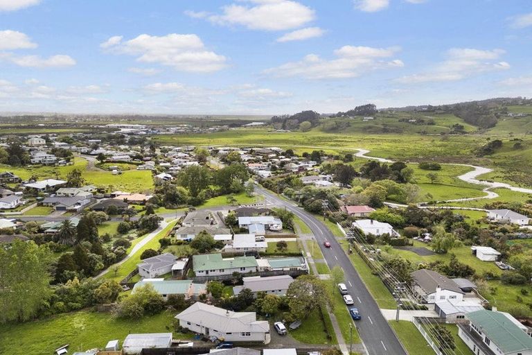 Photo of property in 3/69 Awaroa Road, Helensville, 0800