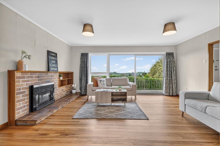 Photo of property in 2 Fairview Street, Tirau, 3410