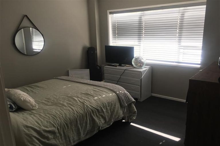 Photo of property in 2/11 Foley Place, Torbay, Auckland, 0632