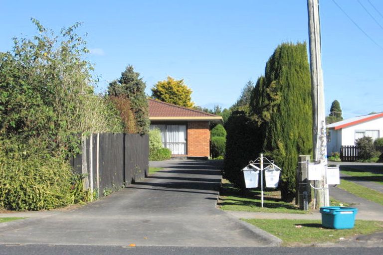 Photo of property in 2/3 Kelvin Road, Papakura, 2110