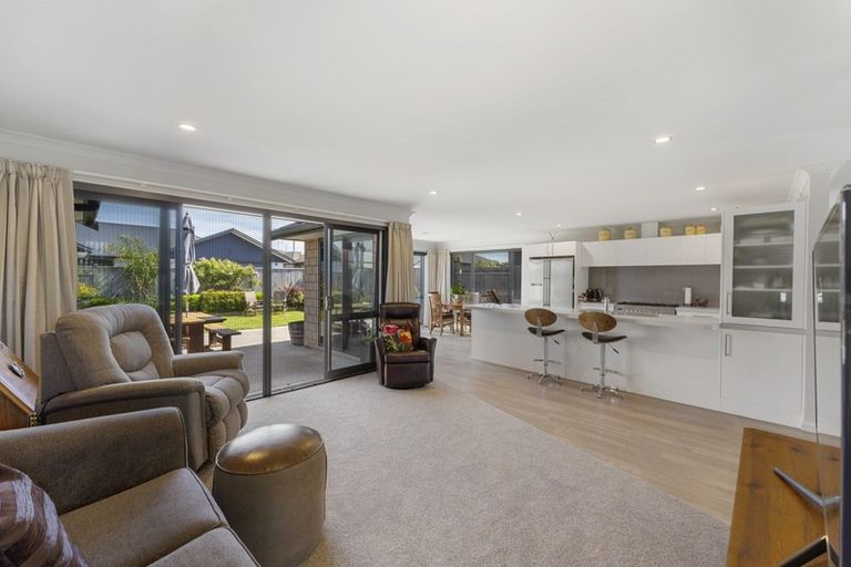 Photo of property in 58 Parnell Heights Drive, Kelvin Grove, Palmerston North, 4414