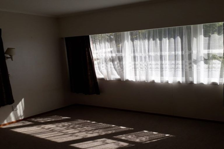 Photo of property in 12 Norfolk Rise, Waiuku, 2123