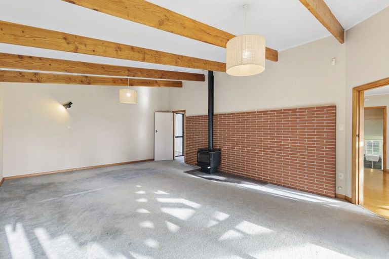 Photo of property in 106 Atawhai Road, Fitzherbert, Palmerston North, 4410