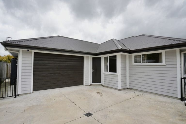 Photo of property in 42 Lombard Street, Palmerston North, 4410