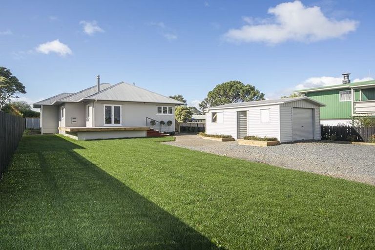 Photo of property in 17 Edward Street, Riverhead, 0820