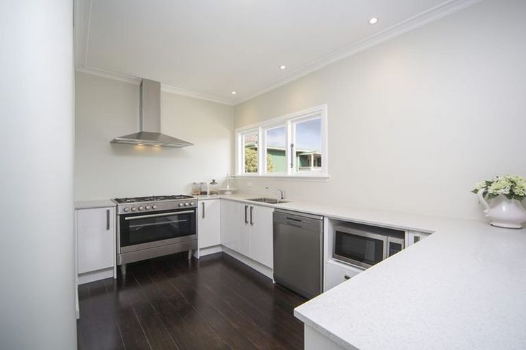 Photo of property in 17 Edward Street, Riverhead, 0820