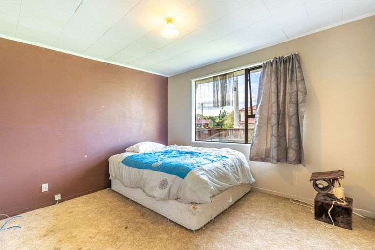 Photo of property in 2 Harrington Road, Henderson, Auckland, 0610