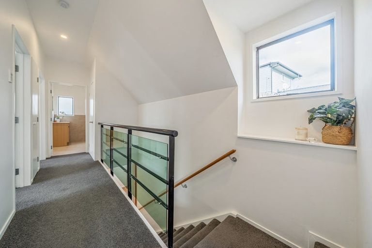 Photo of property in 296 Maungaraki Road, Maungaraki, Lower Hutt, 5010