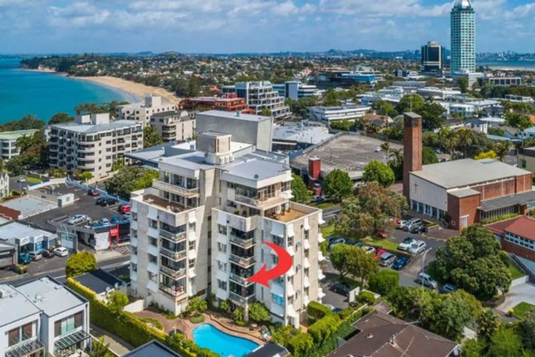 Photo of property in 2b/6 The Promenade, Takapuna, Auckland, 0622