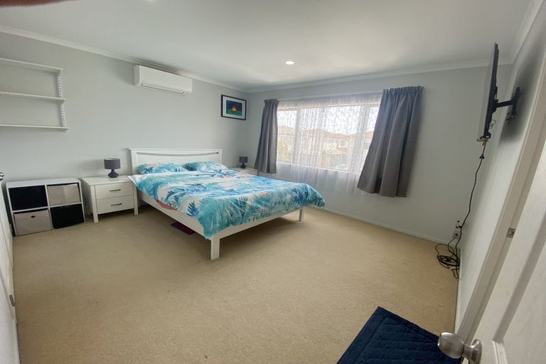 Photo of property in 38 Maypark Crescent, Flat Bush, Auckland, 2016