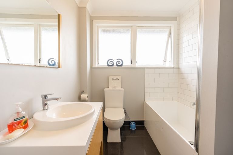 Photo of property in 73 Arimu Road, Papakura, 2110
