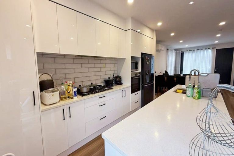 Photo of property in 5 Milenio Crescent, Windsor Park, 0632