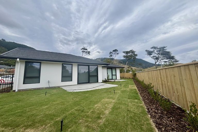 Photo of property in 2 Border Lane, Stoke, Nelson, 7011