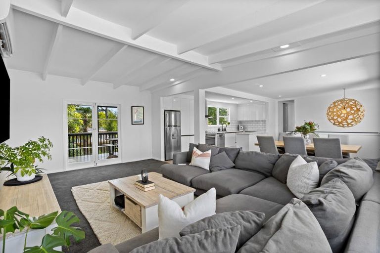 Photo of property in 20 Great North Road, Riverhead, 0820