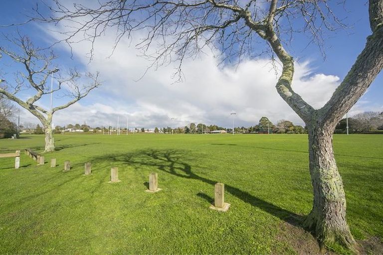 Photo of property in 17 Edward Street, Riverhead, 0820