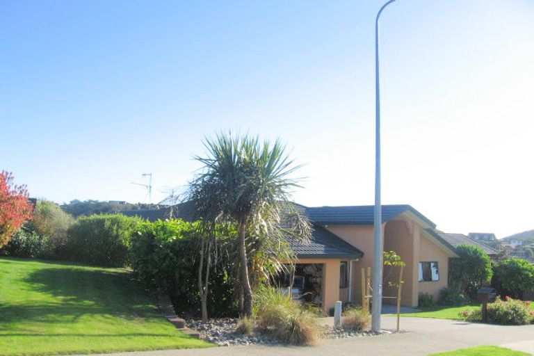 Photo of property in 96 Samwell Drive, Whitby, Porirua, 5024
