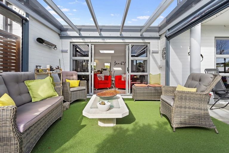 Photo of property in 27 Melford Close, Rangiora, 7400