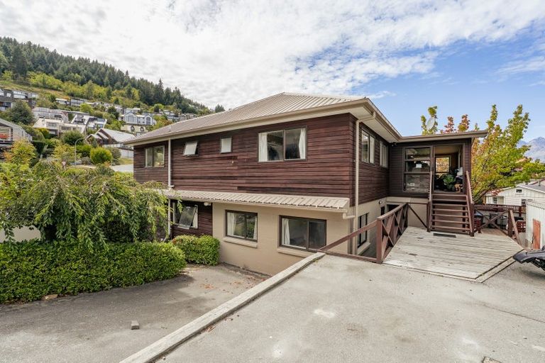 Photo of property in 1 Salmond Place, Queenstown, 9300