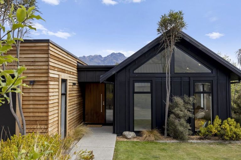 Photo of property in 5 Polperro Court, Jacks Point, Queenstown, 9371