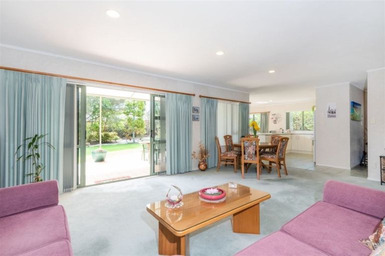 Photo of property in 73a Konini Road, Titirangi, Auckland, 0604