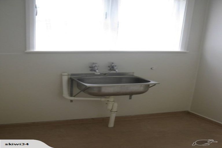 Photo of property in 35 Atiawa Crescent, Waiwhetu, Lower Hutt, 5010