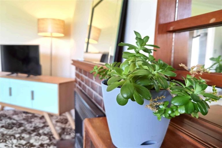 Photo of property in 53 Matipo Road, Te Atatu Peninsula, Auckland, 0610